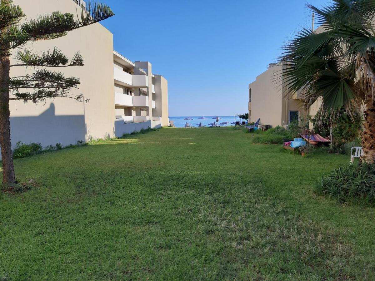 Platanias House On The Beach Exterior photo